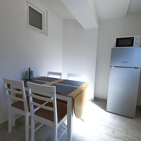 Apartment Salis *