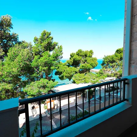 Salis Apartman Tucepi