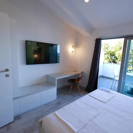 Salis Apartman Tucepi